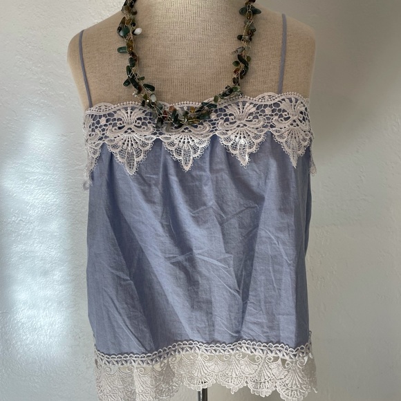 Express Crop Top - Picture 2 of 9